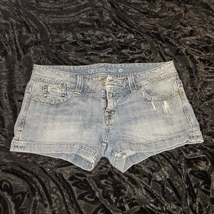 Woman's size 30 guess shorts